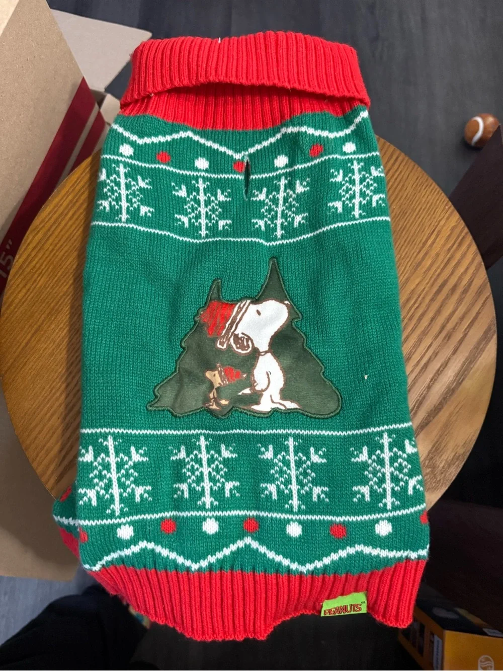 Peanuts Green & Red Holiday Dog Sweater - Peanuts Brand Size M
